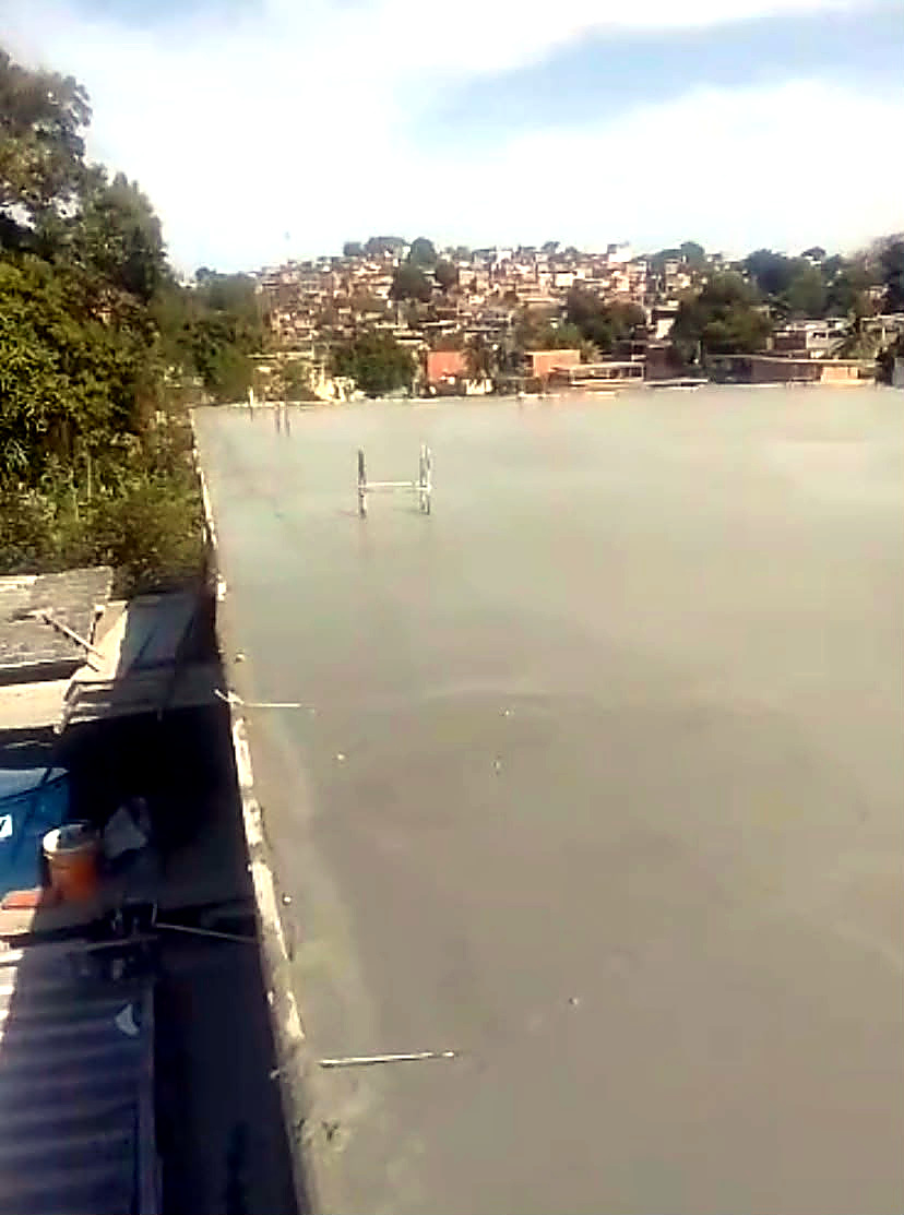Obra concretada com vista da cidade